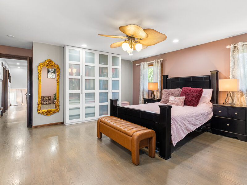 2196 Spruce Avenue Des Plaines IL 60018