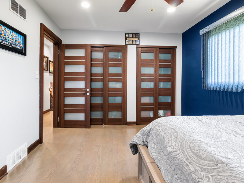 2196 Spruce Avenue Des Plaines IL 60018