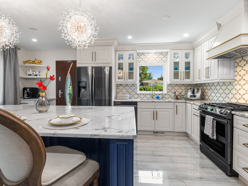 2196 Spruce Avenue Des Plaines IL 60018
