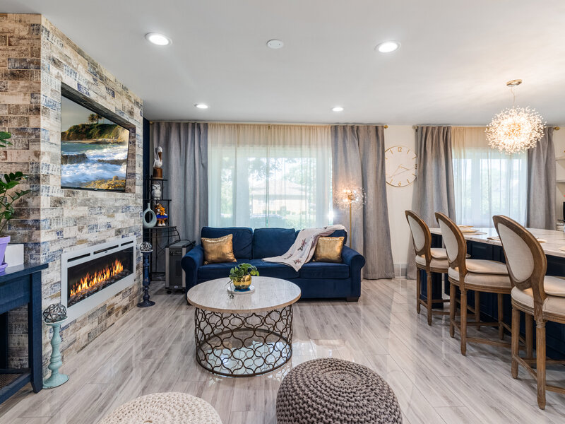 2196 Spruce Avenue Des Plaines IL 60018
