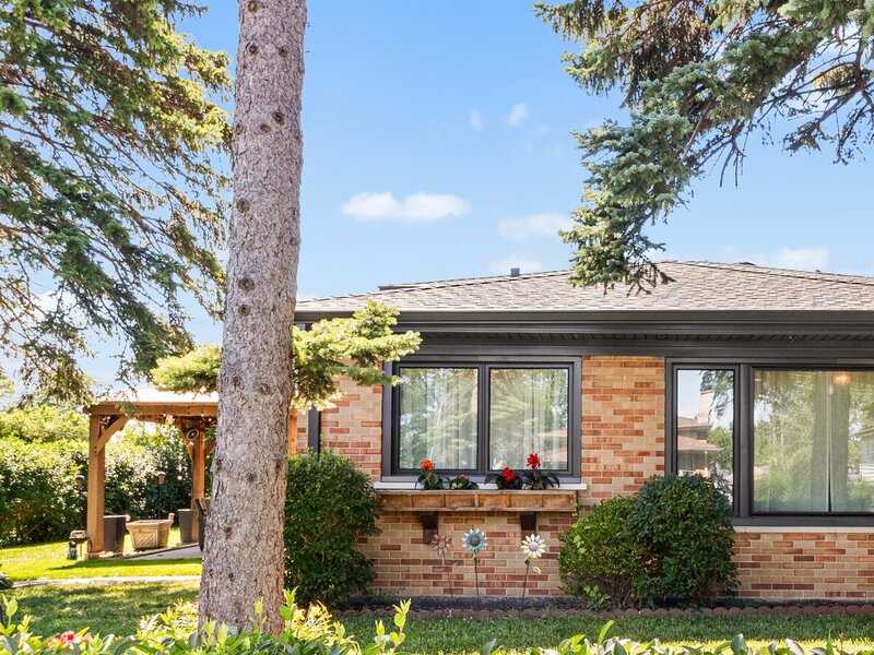 2196 Spruce Avenue Des Plaines IL 60018