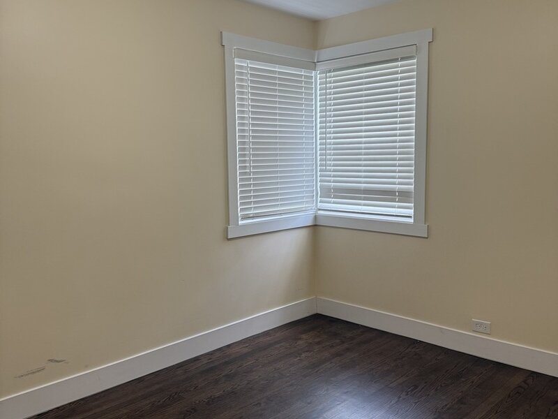 8057 S Saint Louis Avenue Chicago IL 60652