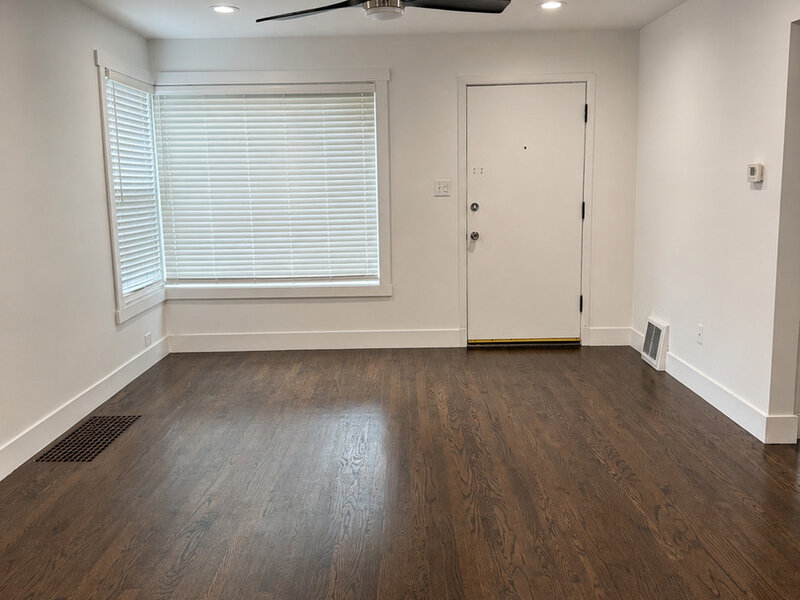 8057 S Saint Louis Avenue Chicago IL 60652