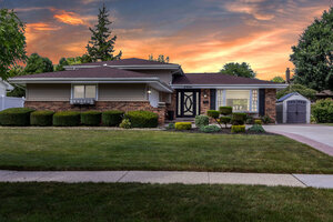 Photo of 17 Sutton Place Darien IL 60561