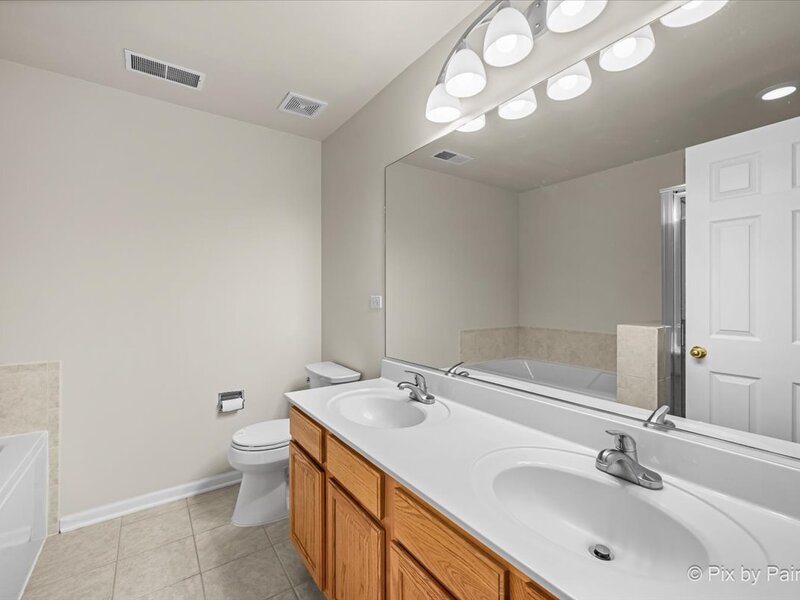 2115 Vanderbilt Drive Geneva IL 60134
