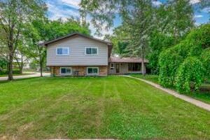 Photo of 501 Lafayette Lane Hoffman Estates IL 60169