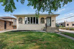 Photo of 11033 Parkside Avenue Chicago Ridge IL 60415