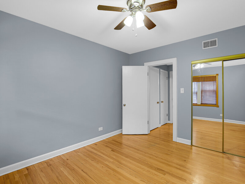 10433 S Hale Avenue Chicago IL 60643