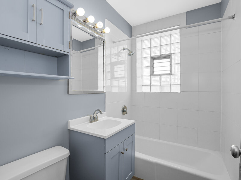 10433 S Hale Avenue Chicago IL 60643