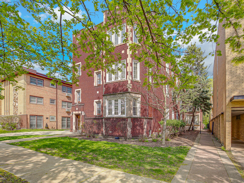 10433 S Hale Avenue Chicago IL 60643