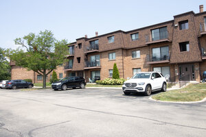 Photo of 608 Cobblestone Circle Glenview IL 60025