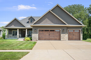 Photo of 813 S 10th Street Eldridge IA 52748