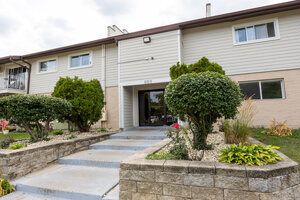 Photo of 880 E Old Willow Road Prospect Heights IL 60070 Unit 166