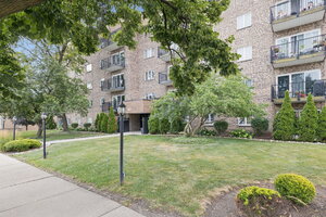 Photo of 907 Curtiss Street Downers Grove IL 60515 Unit 304