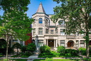 Photo of 4942 S Ellis Avenue Chicago IL 60615