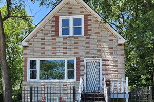 Photo of 8736 S Mackinaw Avenue Chicago IL 60617