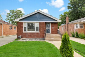 Photo of 423 Jefferson Street Dolton IL 60419