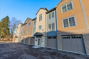 Photo of 319 S Glendale Avenue Barrington IL 60010 Unit 303