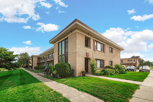 Photo of 14 King Arthur Court Northlake IL 60164 Unit 13