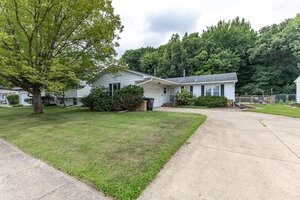 Photo of 1901 47th Street Court Moline IL 61265