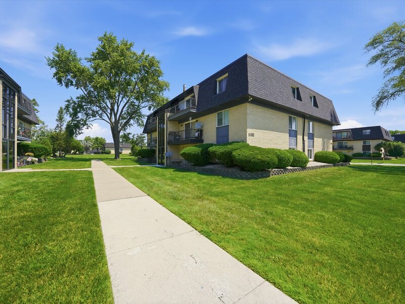 11132 S 84th Avenue Palos Hills IL 60465