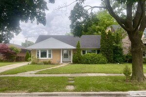 Photo of 7338 N Tripp Avenue Lincolnwood IL 60712