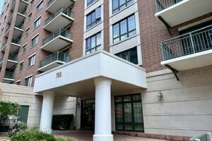 Photo of 750 Pearson Street Des Plaines IL 60016 Unit 302