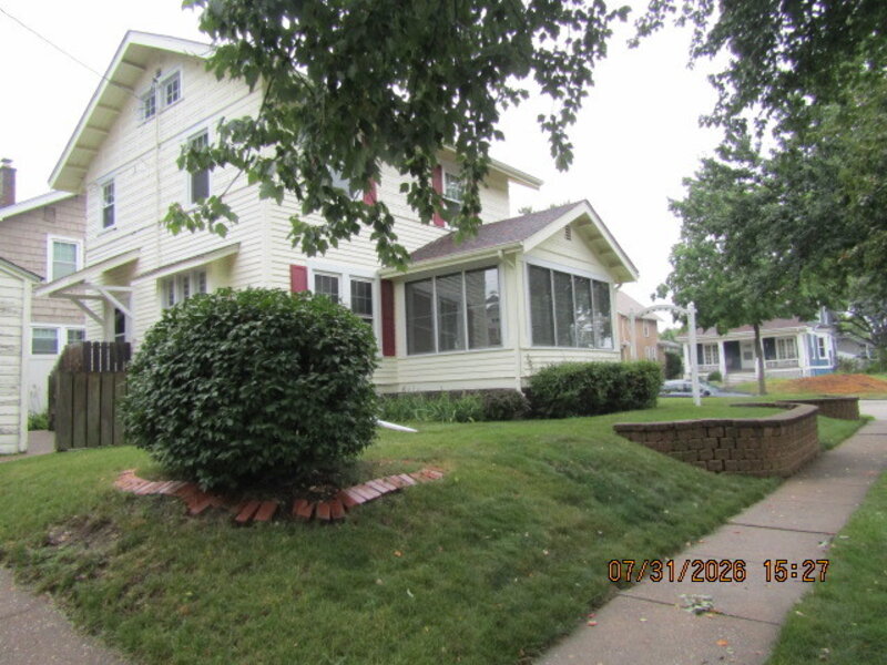 821 Grand Court Davenport IA 52803