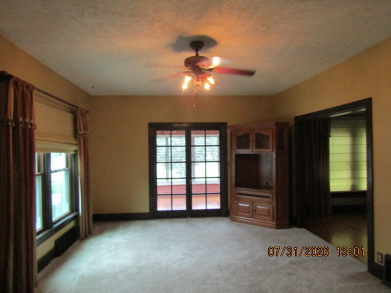 821 Grand Court Davenport IA 52803