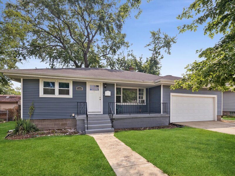 17947 William Street Lansing IL 60438