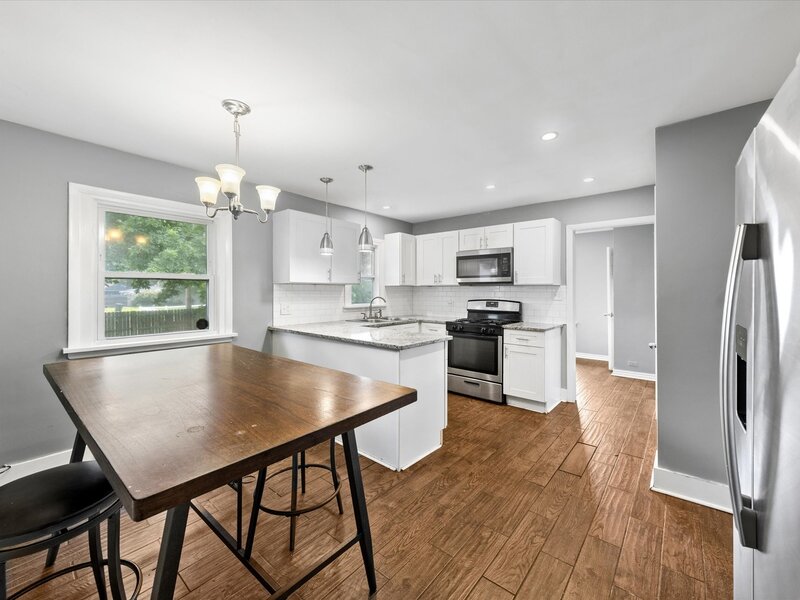 17947 William Street Lansing IL 60438