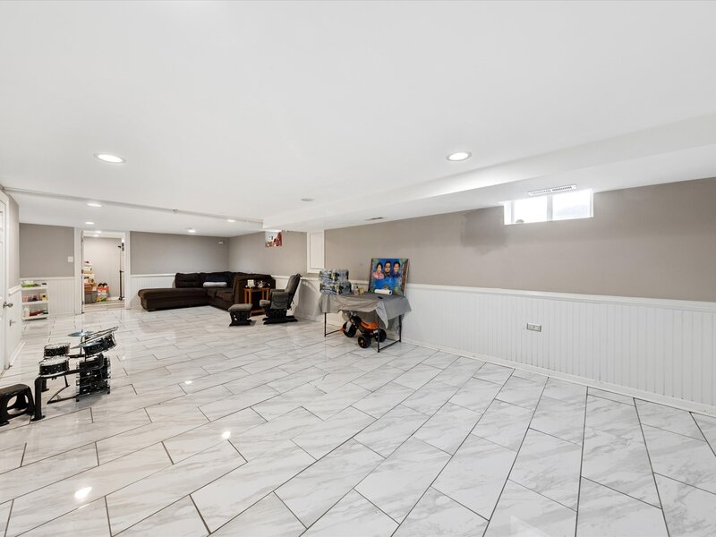 17947 William Street Lansing IL 60438