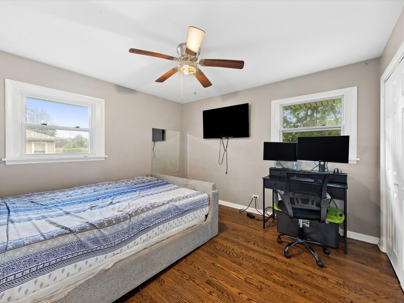 17947 William Street Lansing IL 60438