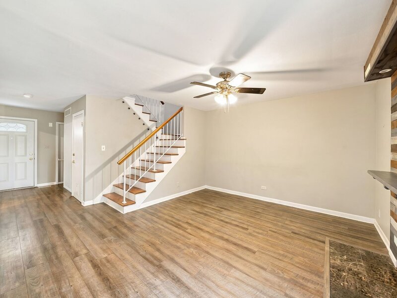 1984 Dunmore Place Hoffman Estates IL 60169