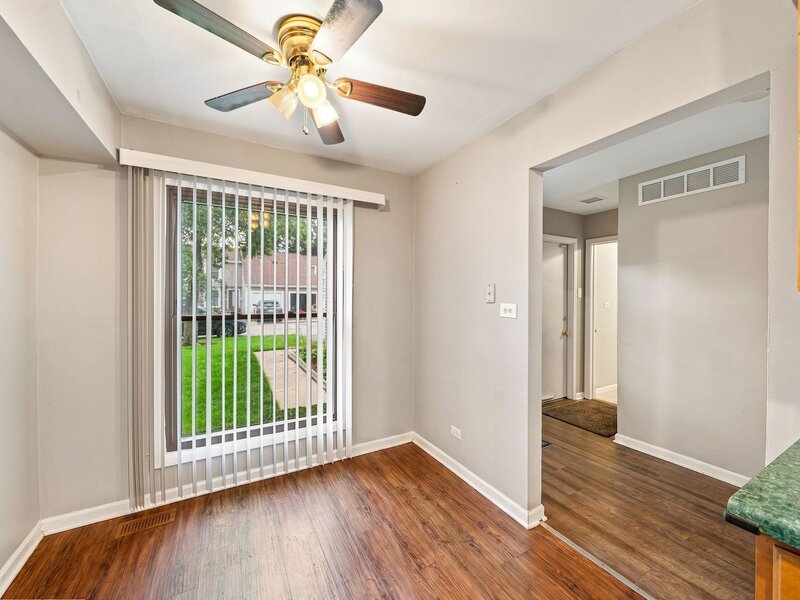 1984 Dunmore Place Hoffman Estates IL 60169