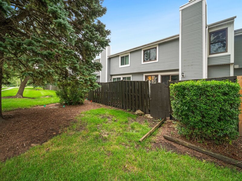 1984 Dunmore Place Hoffman Estates IL 60169