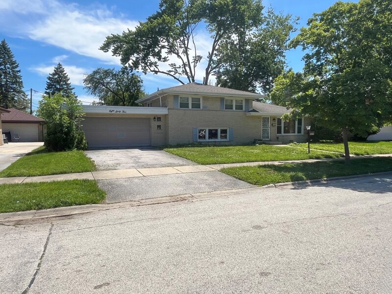 865 E 165th Street South Holland IL 60473