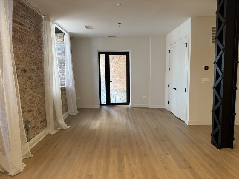 1356 W Chestnut Street Chicago IL 60642