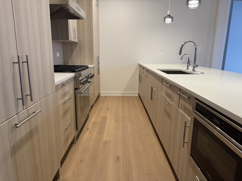 1356 W Chestnut Street Chicago IL 60642