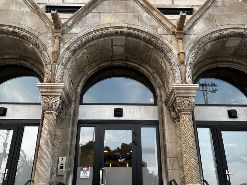 1356 W Chestnut Street Chicago IL 60642