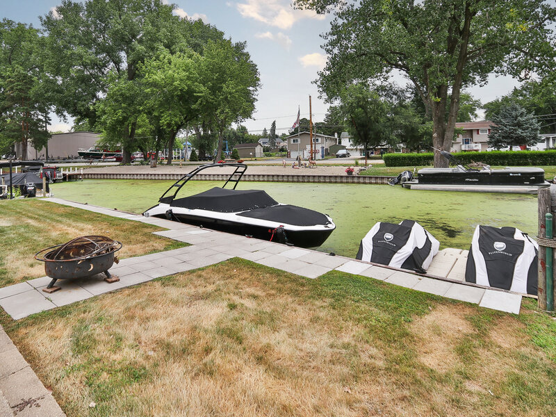 717 Monterrey Terrace Mchenry IL 60051
