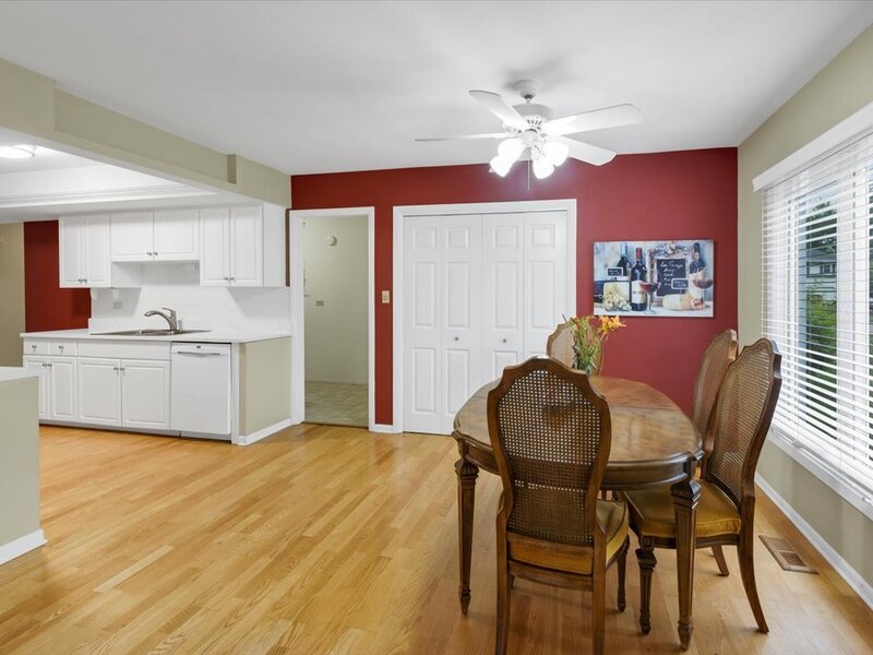 1525 Mayfield Lane Hoffman Estates IL 60169