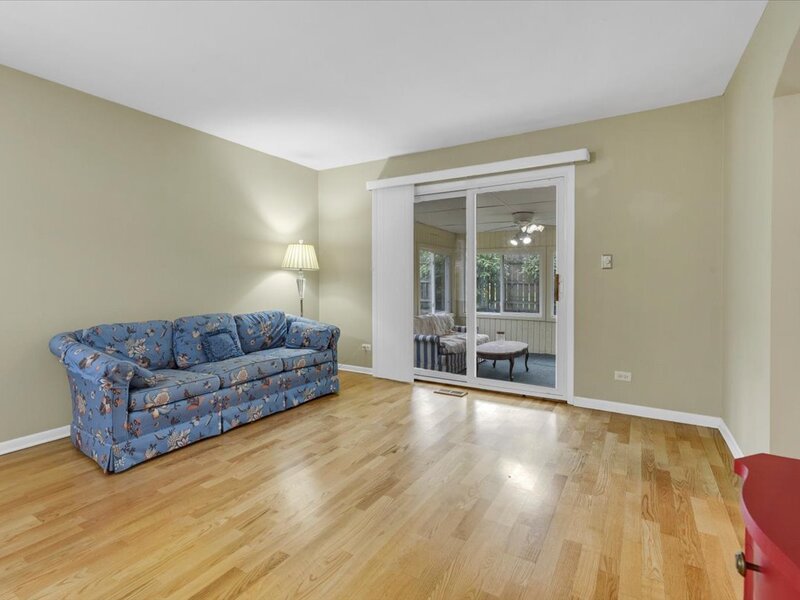 1525 Mayfield Lane Hoffman Estates IL 60169