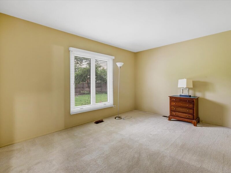 1525 Mayfield Lane Hoffman Estates IL 60169