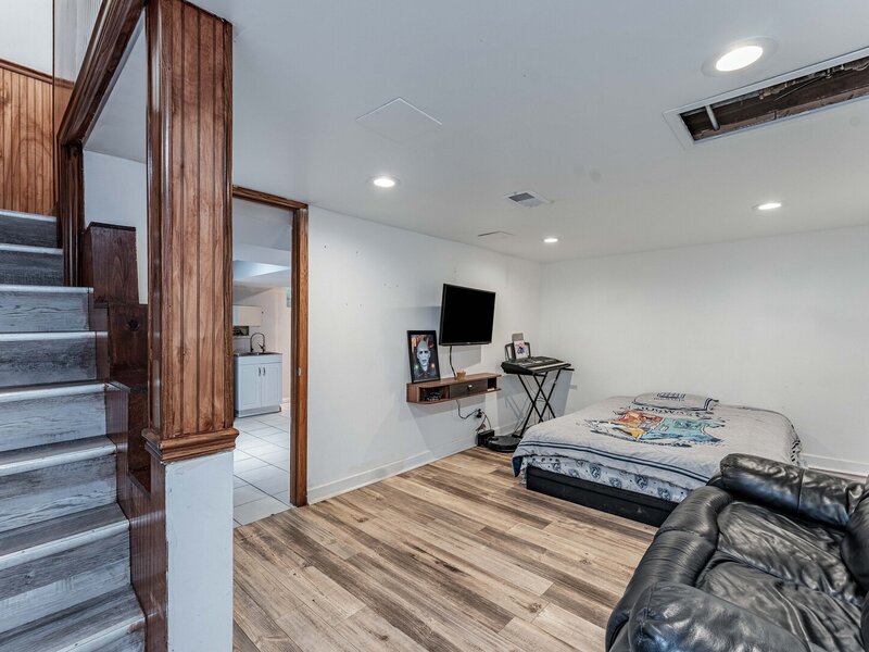 5215 W 63rd Place Chicago IL 60638