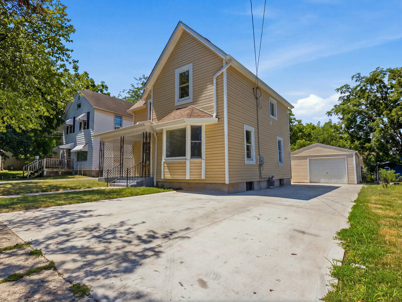 404 Lincoln Street Harvard IL 60033