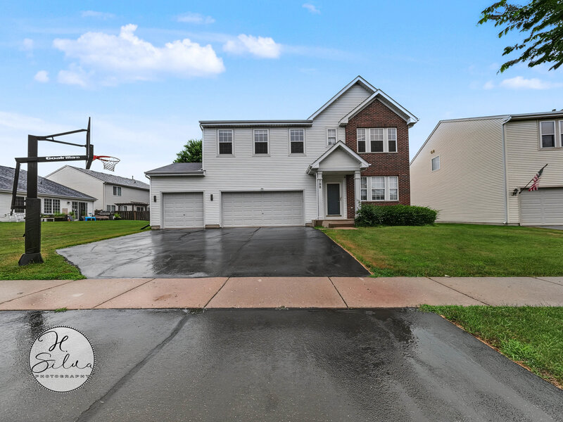 708 Bay Shore Drive Pingree Grove IL 60140