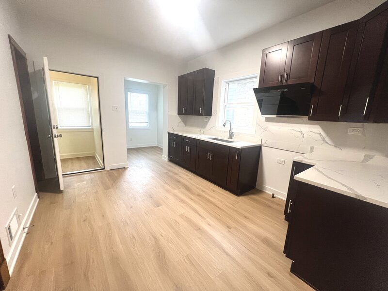 4317 S Maplewood Avenue Chicago IL 60632