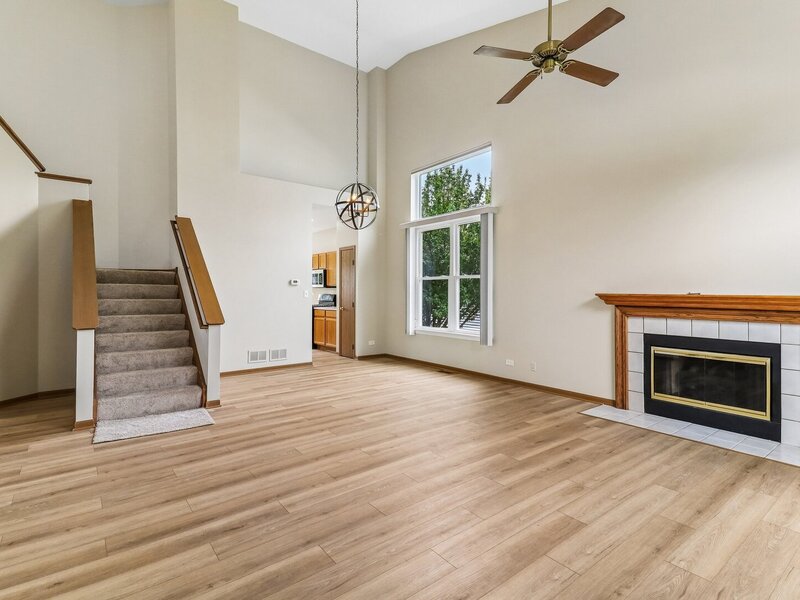 212 Mondovi Drive Oswego IL 60543
