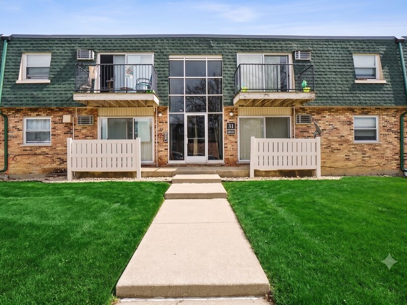 10041 S Walnut Terrace Palos Hills IL 60465